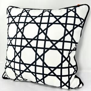 Pier 1 Outdoor UV-Treated weather Decor Black White Patio Lounge Pillow NEW RARE